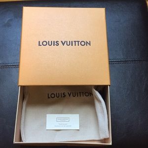 Louis vuitton belt boxs
